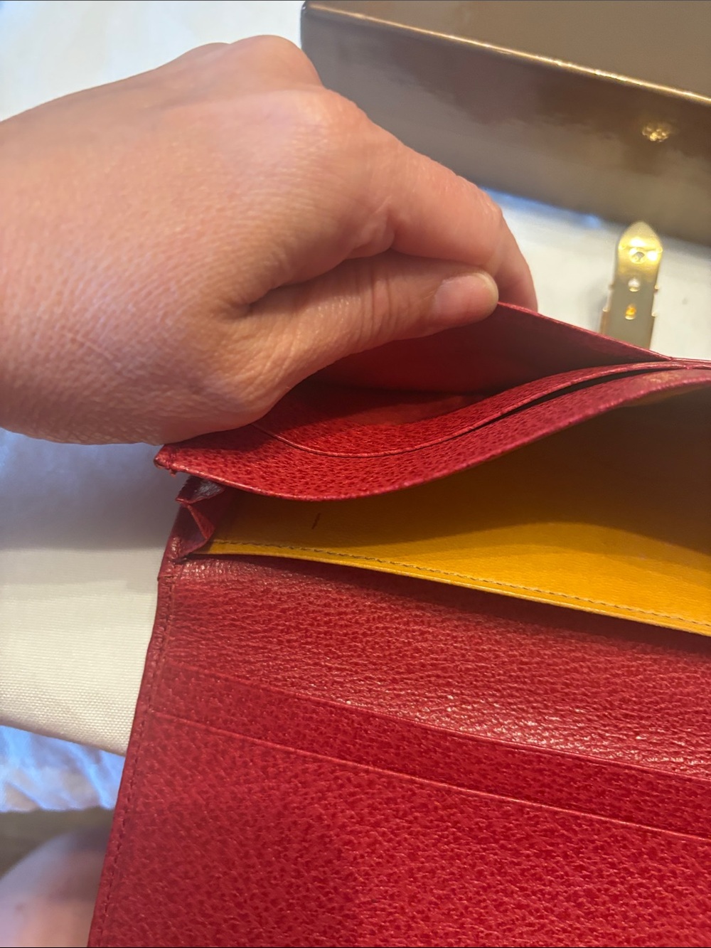 Gucci vintage Red Pebbled Leather Clasp Continental Wallet with box - Picture 6 of 17